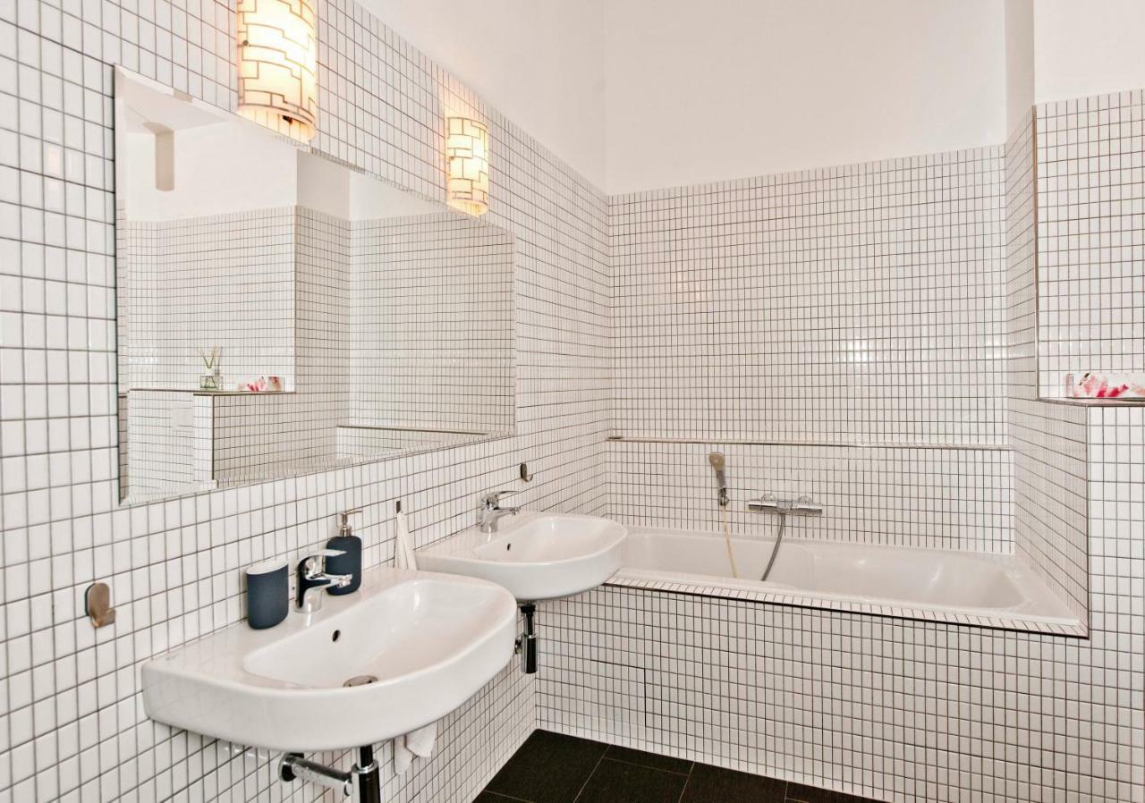 Center Of - Comfortable Home-like