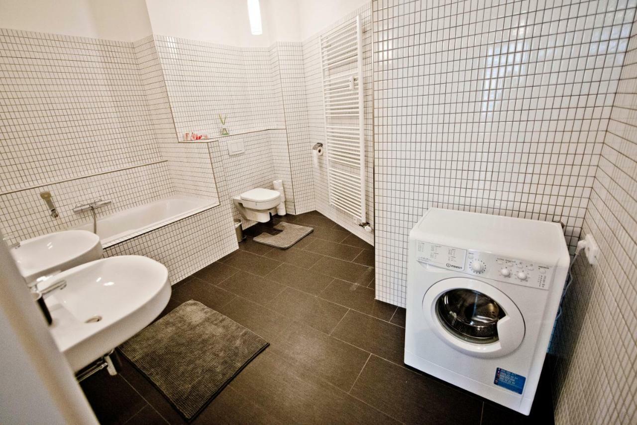 Center Of - Comfortable Home-like Apartment