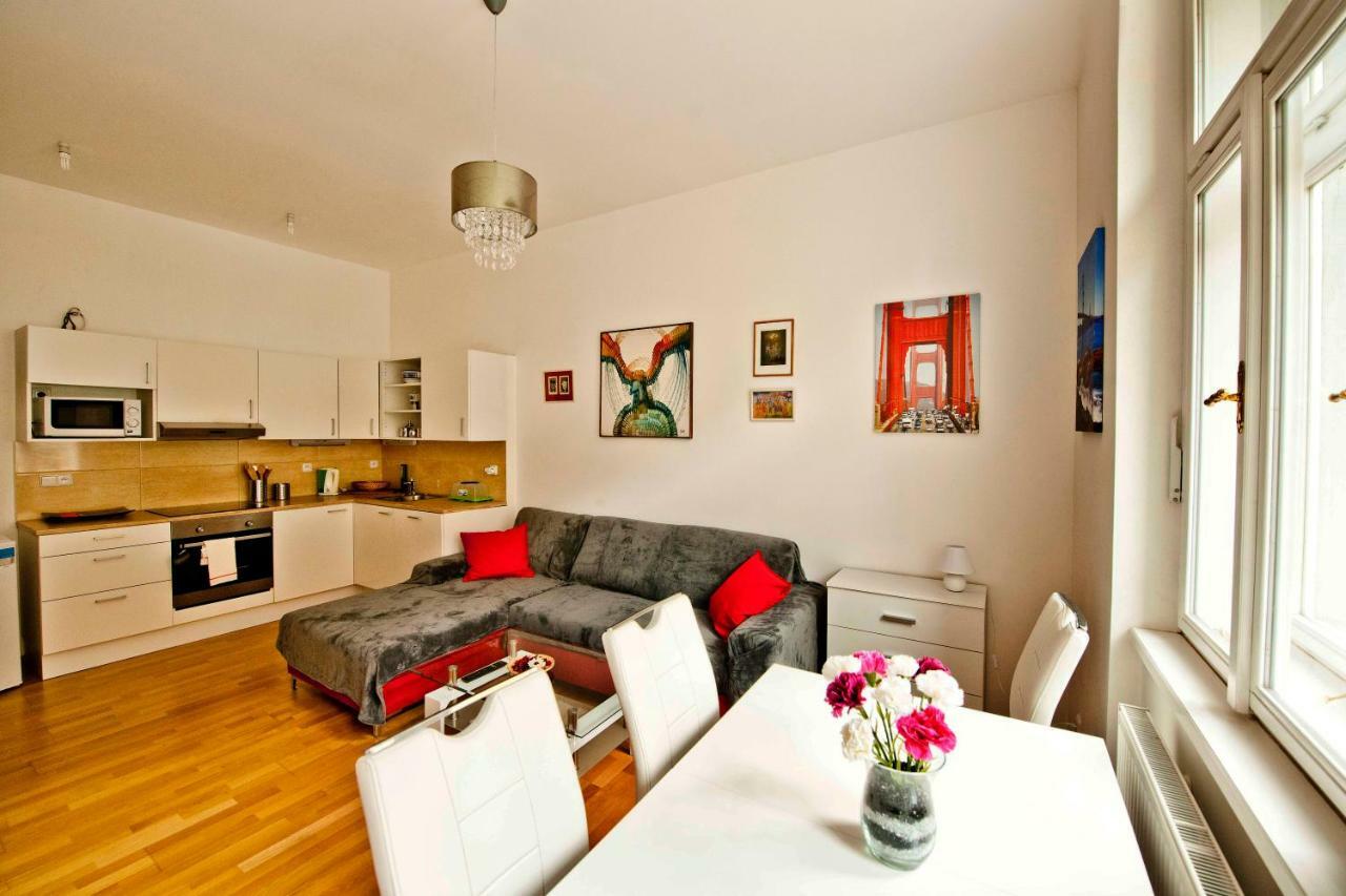 Center Of - Comfortable Home-like Apartment